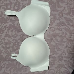 Bra Victoria's Secret Incredible Perfect Shape white